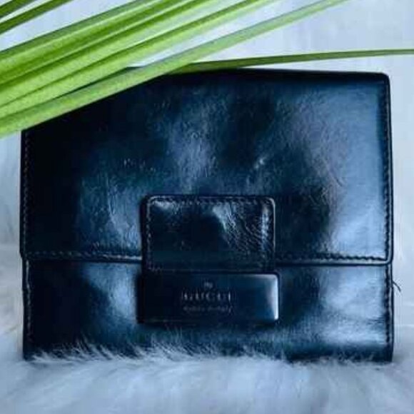 Authentic Vintage Gucci Leather Bifold Wallet - Picture 2 of 13